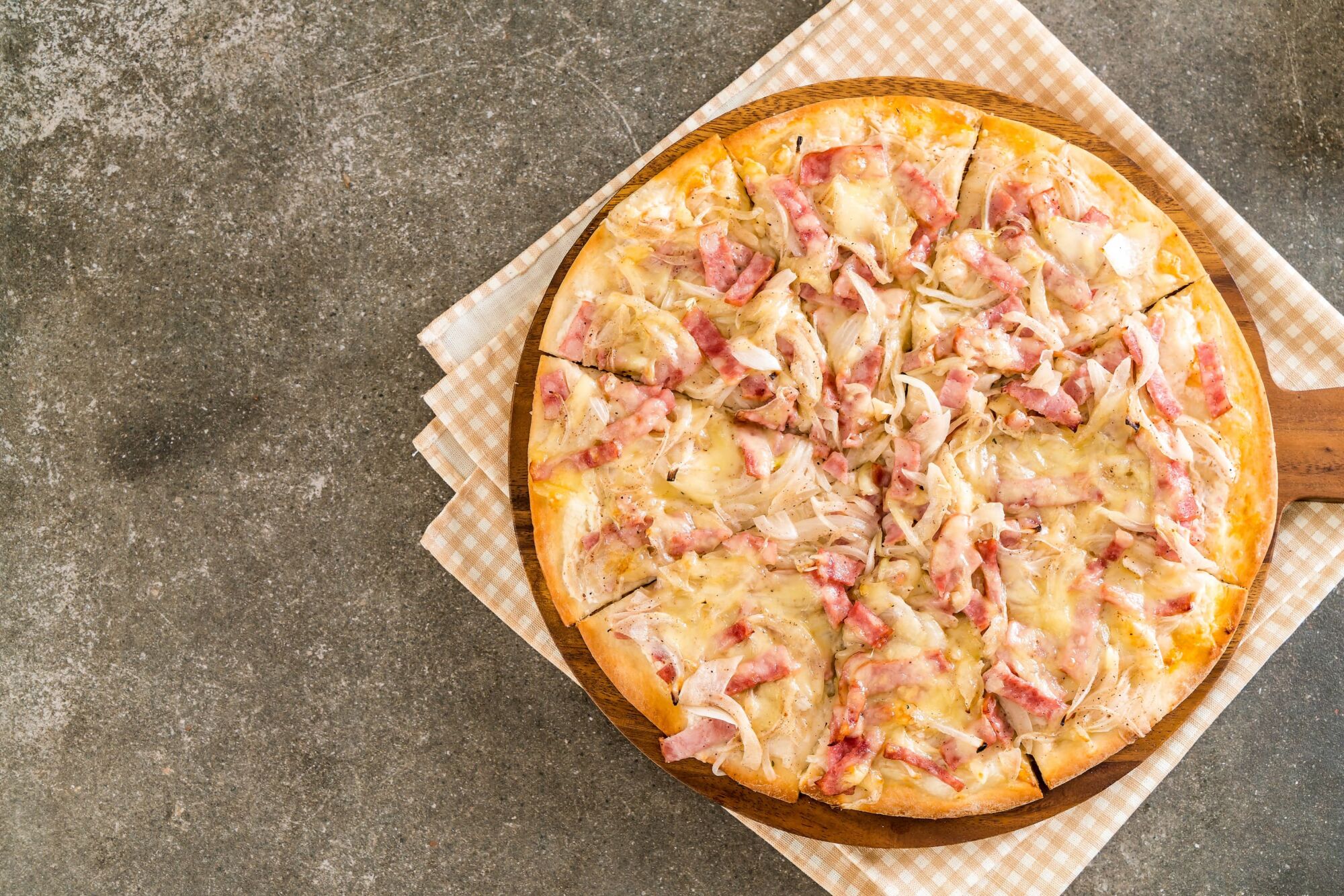 Qu&#8217;est-ce que la tarte flambée alsacienne ?0 Sainte-Marie-aux-Mines