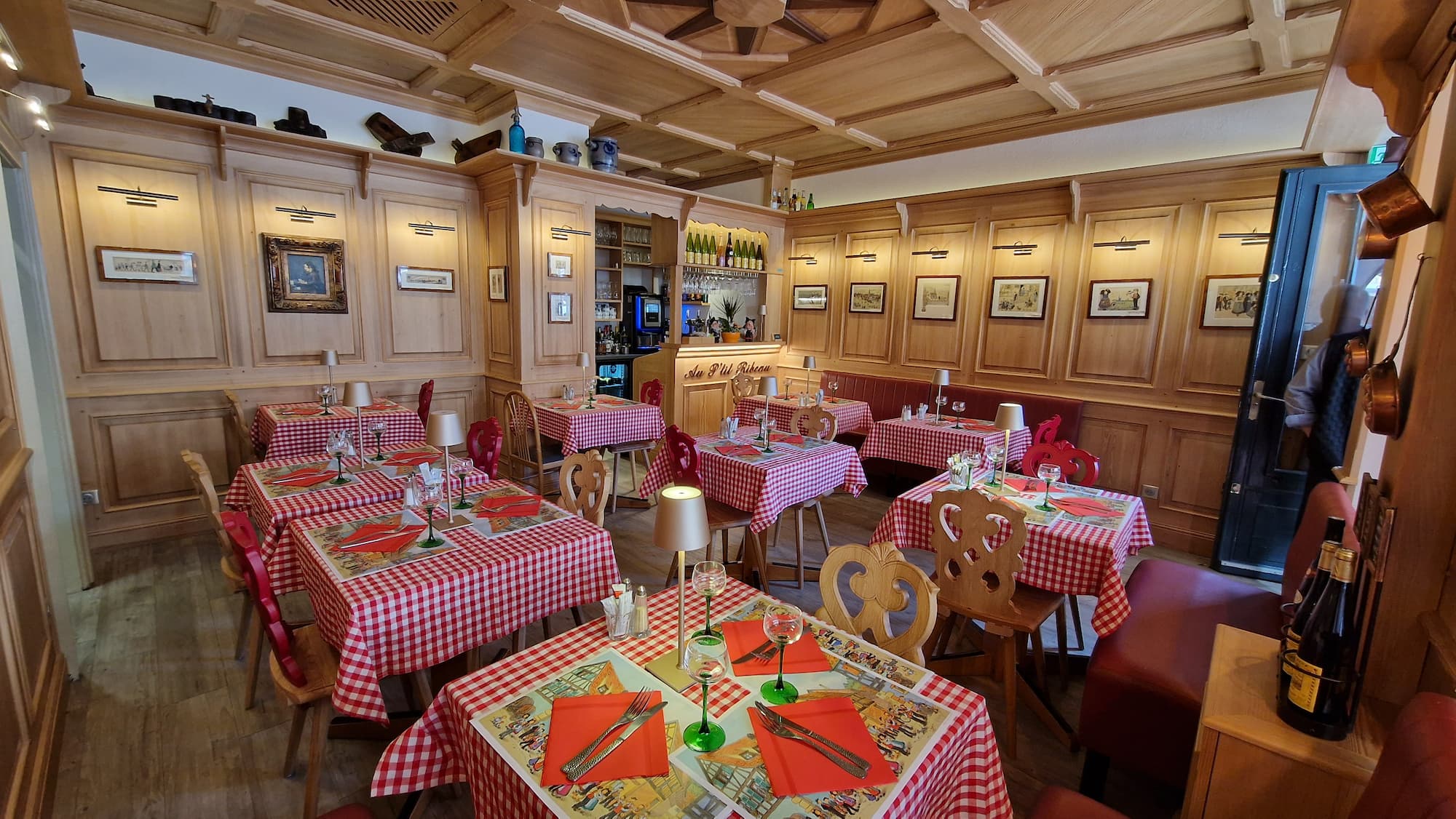 WINSTUB_BRASSERIE_ALSACIENNE24 | Au P'tit Ribeau Au P’tit Ribeau : Winstub et brasserie alsacienne avec produits frais et de saison à Ribeauvillé vers Colmar Saint-Dié-des-Vosges 19