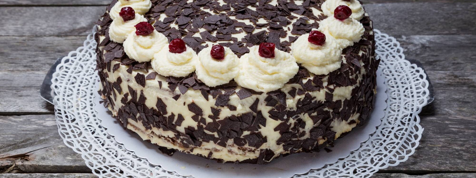 Quelle est la particularit&eacute; d’une for&ecirc;t noire alsacienne (g&acirc;teau) ? Munster