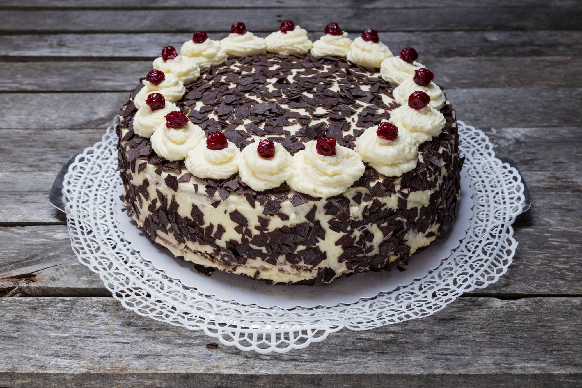 Quelle est la particularité d&#8217;une forêt noire alsacienne (gâteau) ? Munster